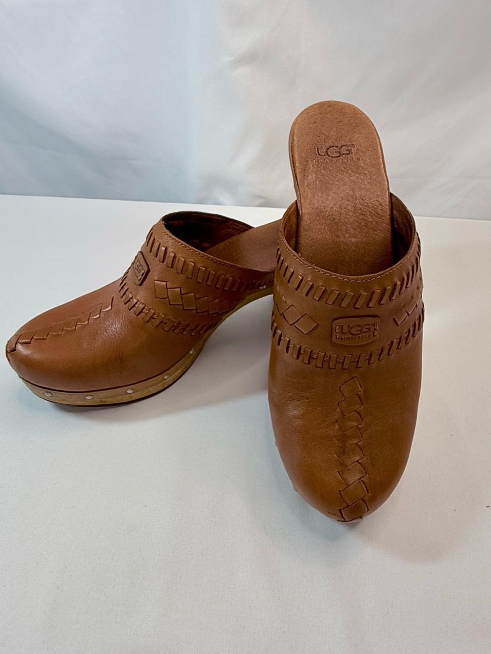 UGG Women's 8M Vivica Braided Brown Leather Clog Mules EUC
